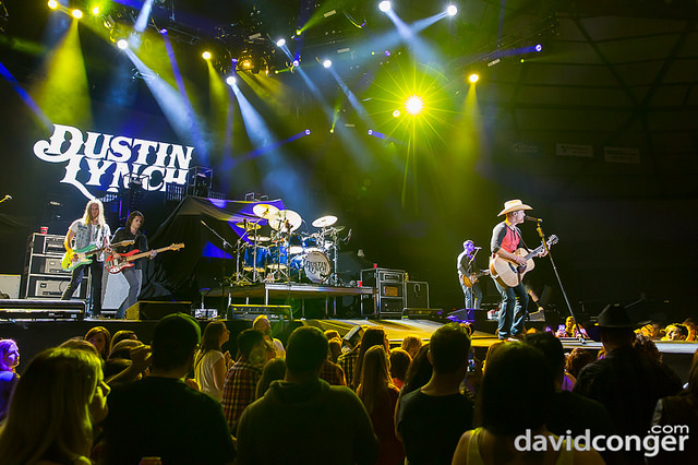 Dustin Lynch